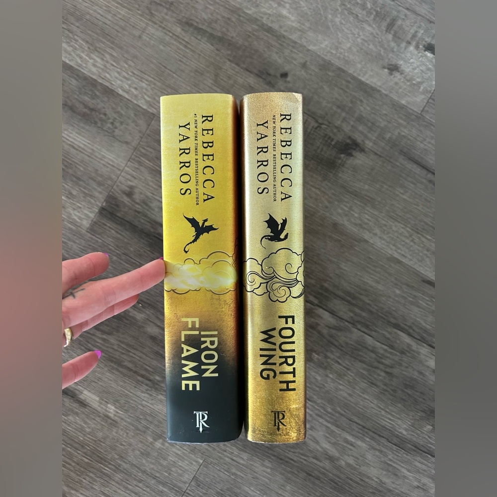 Hardcover Fourth Wing and Iron Flame Books - Picture 2 of 2